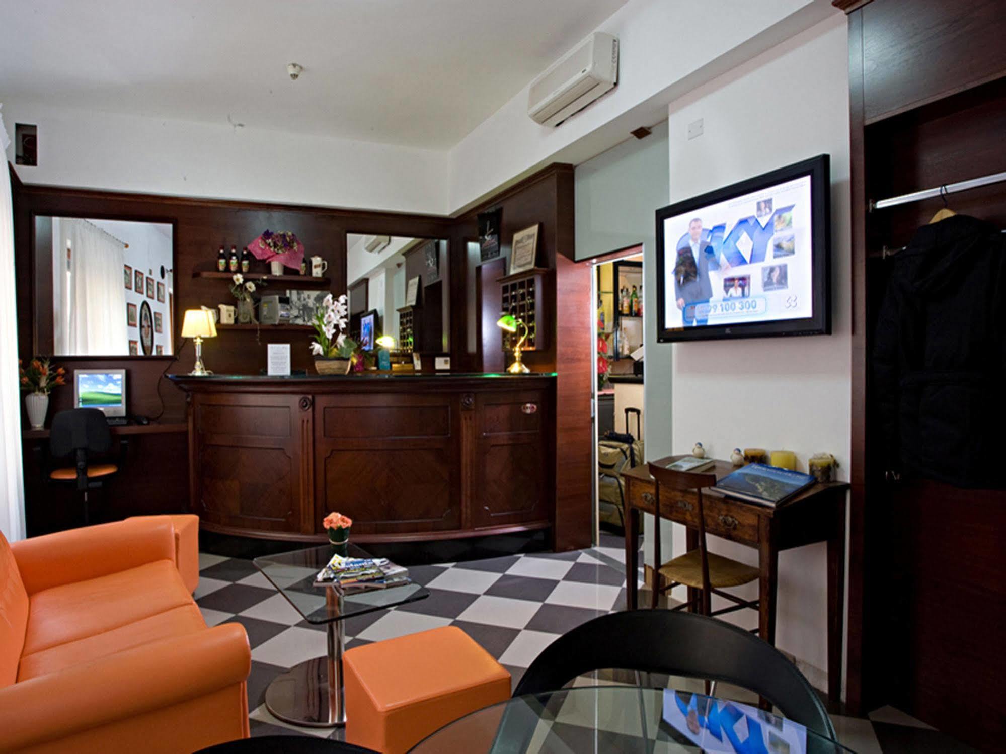 Albergo La Marina B&B Deiva Marina Buitenkant foto